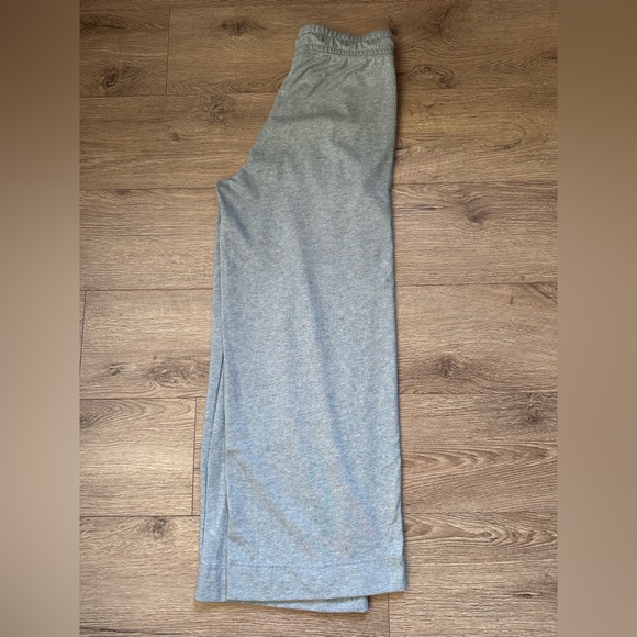 NWOT Nike Sweatpants - Picture 2 of 8